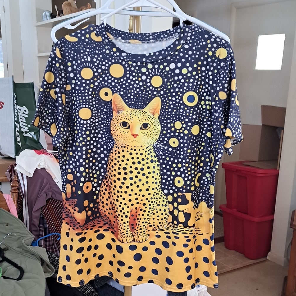 Cat Graphic Tee L Ptp 21"